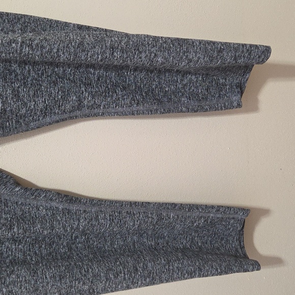 Beyond Yoga Heather Grey High Waisted Cropped Capri Leggings Size 1X - Picture 7 of 12